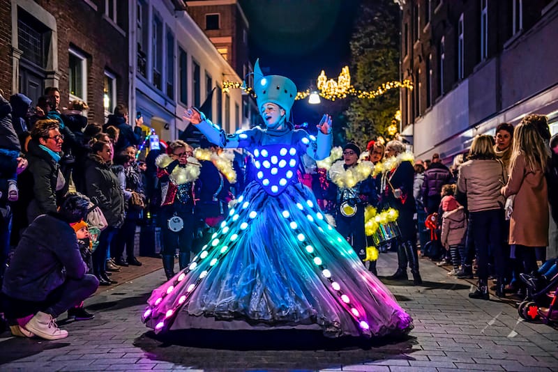 Lichtparade in Roermond: die Eröffnung der stimmungsvollen Wintersaison ROERMONDVOL Licht!