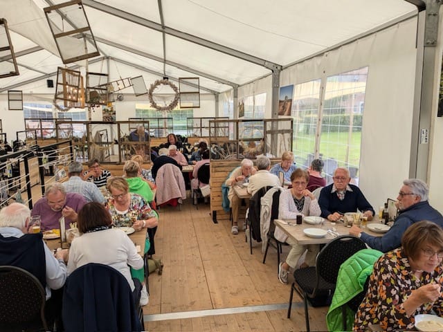 Pfarrcäcilienchor Höngen on Tour- Betriebsbesichtigung und Spargelessen auf dem Hensgenshof in Havert.