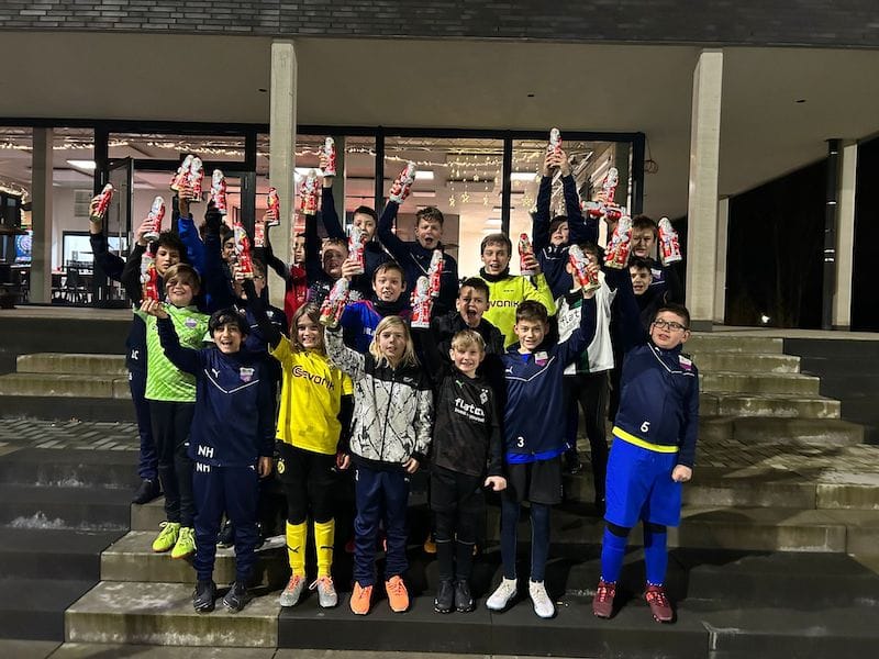 2012er Jahrgang feiert mit Abschlussturnier und Glühwein (alkoholfrei) mit Spekulatius und Schoko-Weihnachtsmann