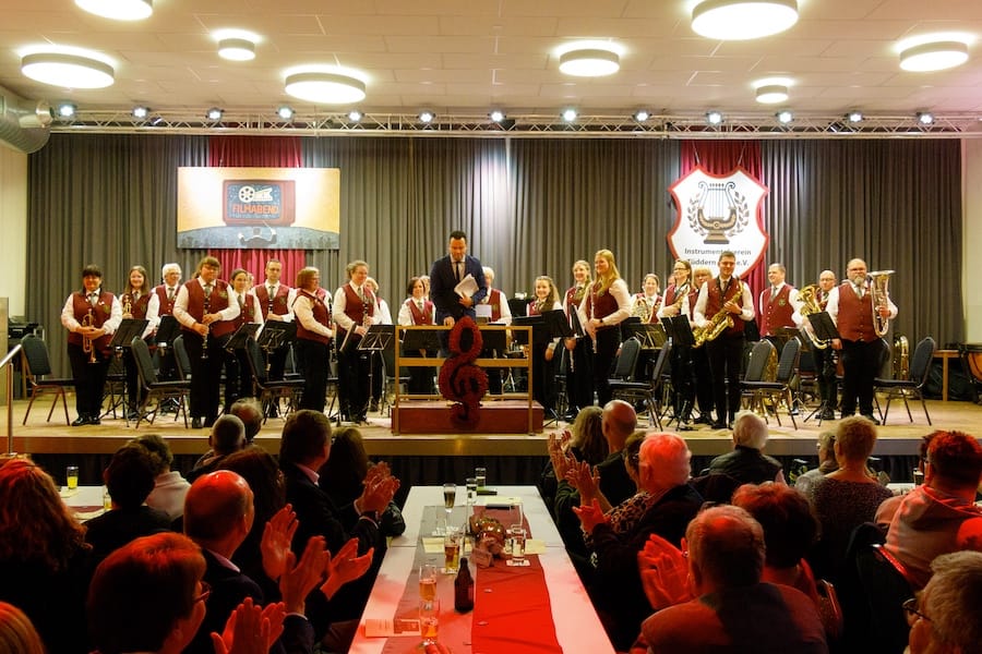 Filmmelodien begeistern in der Westzipfelhalle