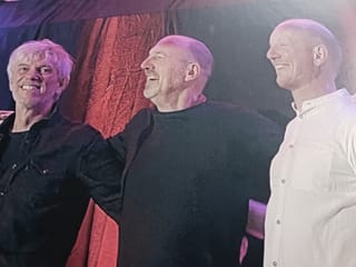 Musik „op platt“ in der Westzipfelhalle --oder …De Tiejd is gekumme