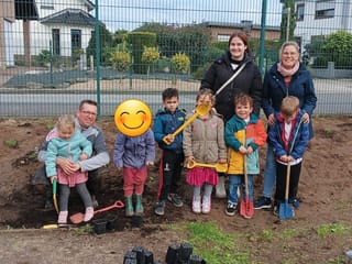 Tüdderner Kindergartenkinder pflanzen für die Zukunft