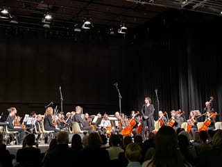 Volksbank Heinsberg eG präsentiert das Sinfonieorchester der Kreismusikschule und Marc Breuer