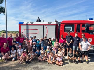 Ferienspiele besuchen die Freiwillige Feuerwehr Selfkant