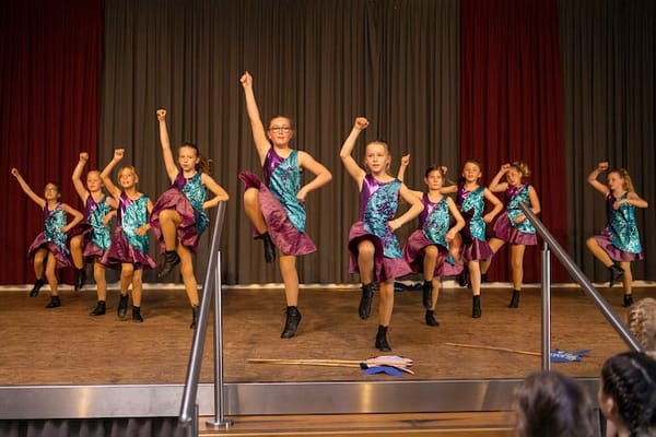 Showtanzgruppen zeigen ihr Können