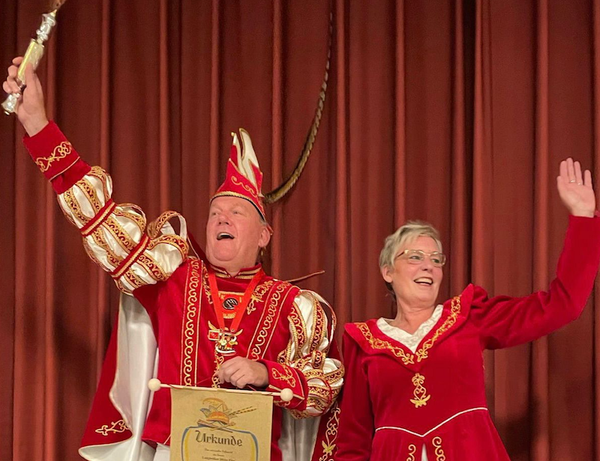 Langbröker Dicke Flaa feiert Proklamation mit neuem Prinzenpaar