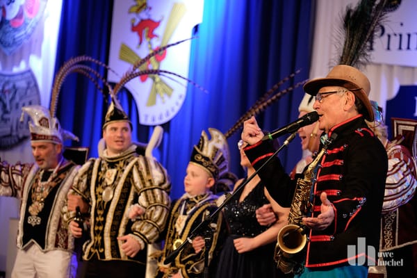 Die Jecken lenken die Geschäfte im Rathaus