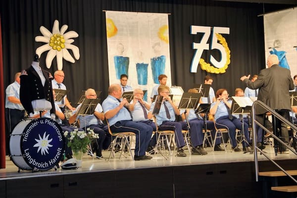 75 Jahre Trommler- und Pfeifercorps Edelweiß Langbroich-Harzelt