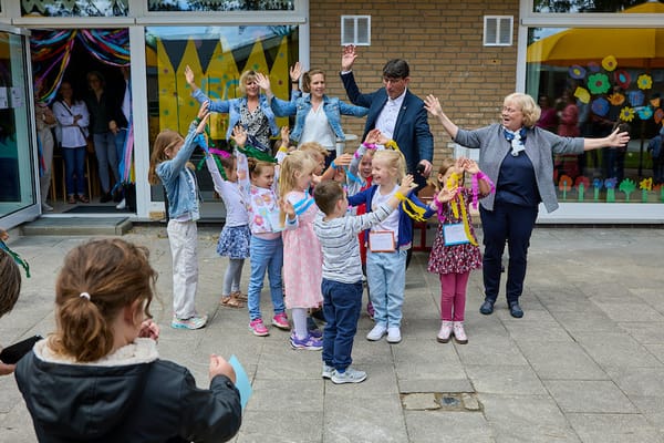 50 Jahre „Kindergarten Sonnenstrahl“ Ein gelungenes Jubiläumsfest bei Sonnenschein