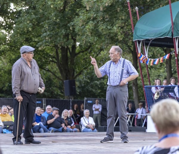 Run auf die Karten – Orga-Team des Selfkantmusicals staunt