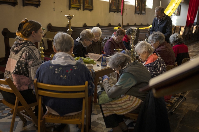 Fleißige Helfer in der Millener Kirche