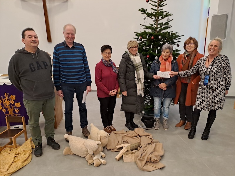 Die Tafel freut sich über Spende der Frauengemeinschaft