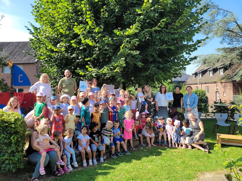 Bürgermeister Reyans gratuliert dem katholischen Sprachkindergarten St. Gertrud zur Auszeichnung als KlimaKita.NRW