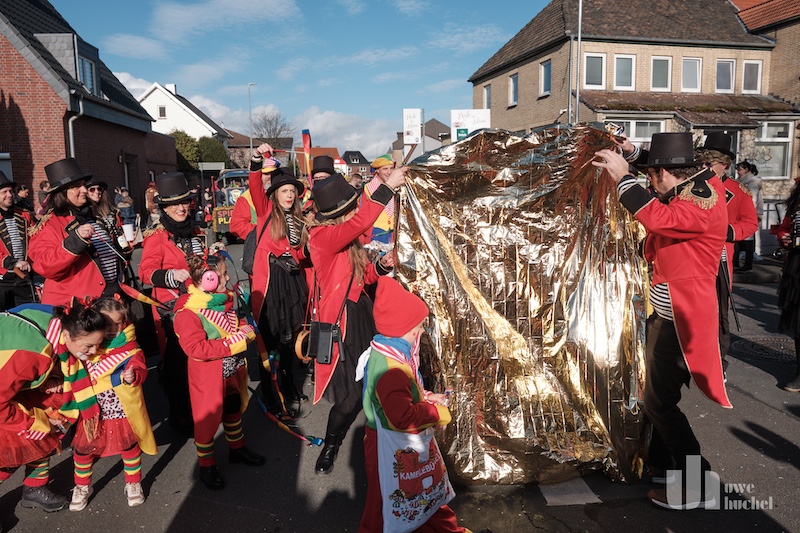 Mehr als 1400 Zugteilnehmer in Tüddern